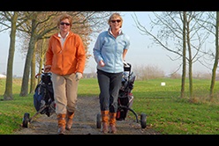 golfende vrouwen